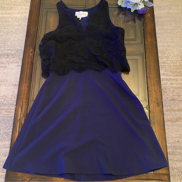 Charles Henry Dresses & Skirts - Charles Henry Two Color Lace Dress